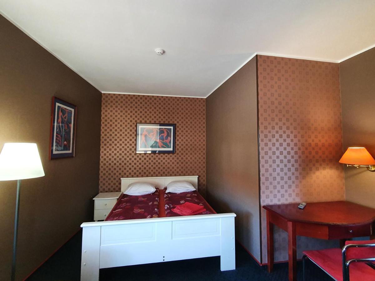Otra Elpa Hotel Valka Buitenkant foto