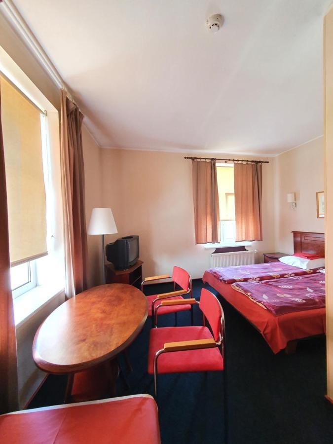 Otra Elpa Hotel Valka Buitenkant foto